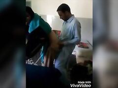लड़की को सलवार में खड़े खड़े चोदा